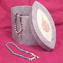 Leaf Patch Oval Box