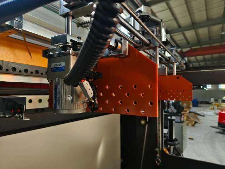 Coated Kraft paper Roll To Sheets Cutting Machine